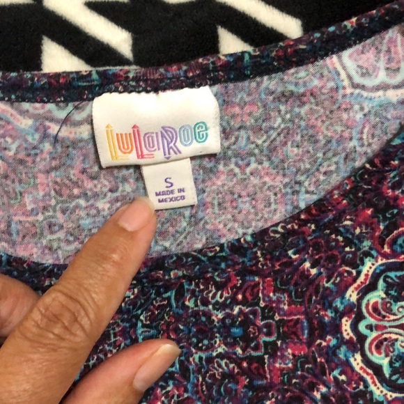 Ladies LuLaRoe “Irma” Hi/Lo Top - Picture 7 of 10